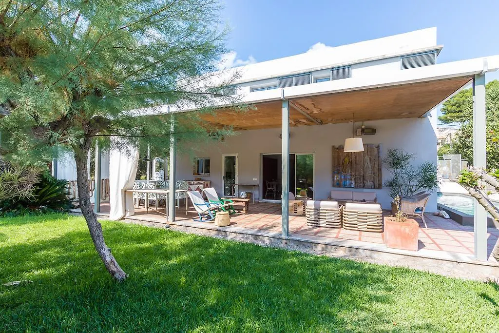 Villa Cala Clara By Homevillas360 Cala de Sant Vicenc Ferienhaus